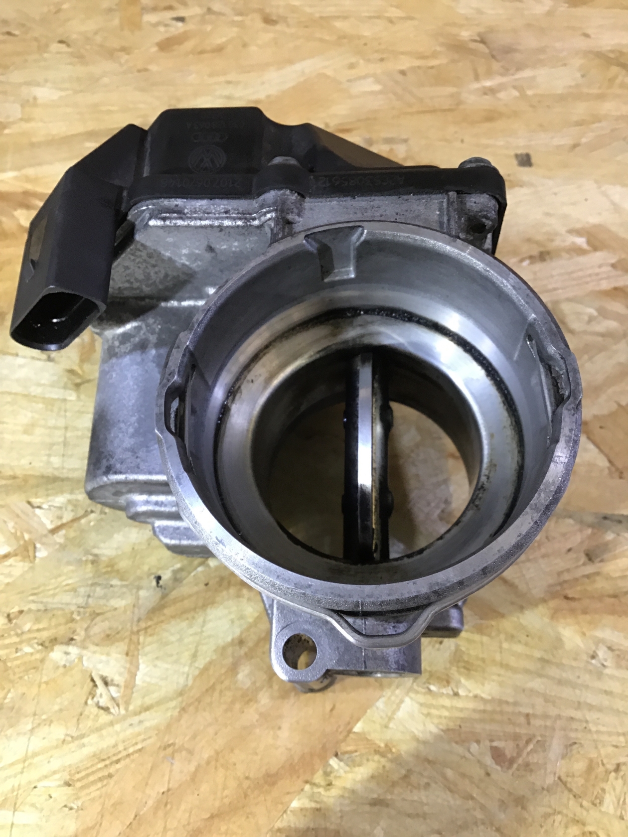 03G128063B Drosselklappe VW Passat 3C 3C5 2.0 TDI 03G128063B Drosselklappe VW Passat 3C 3C5 2.0 TDI