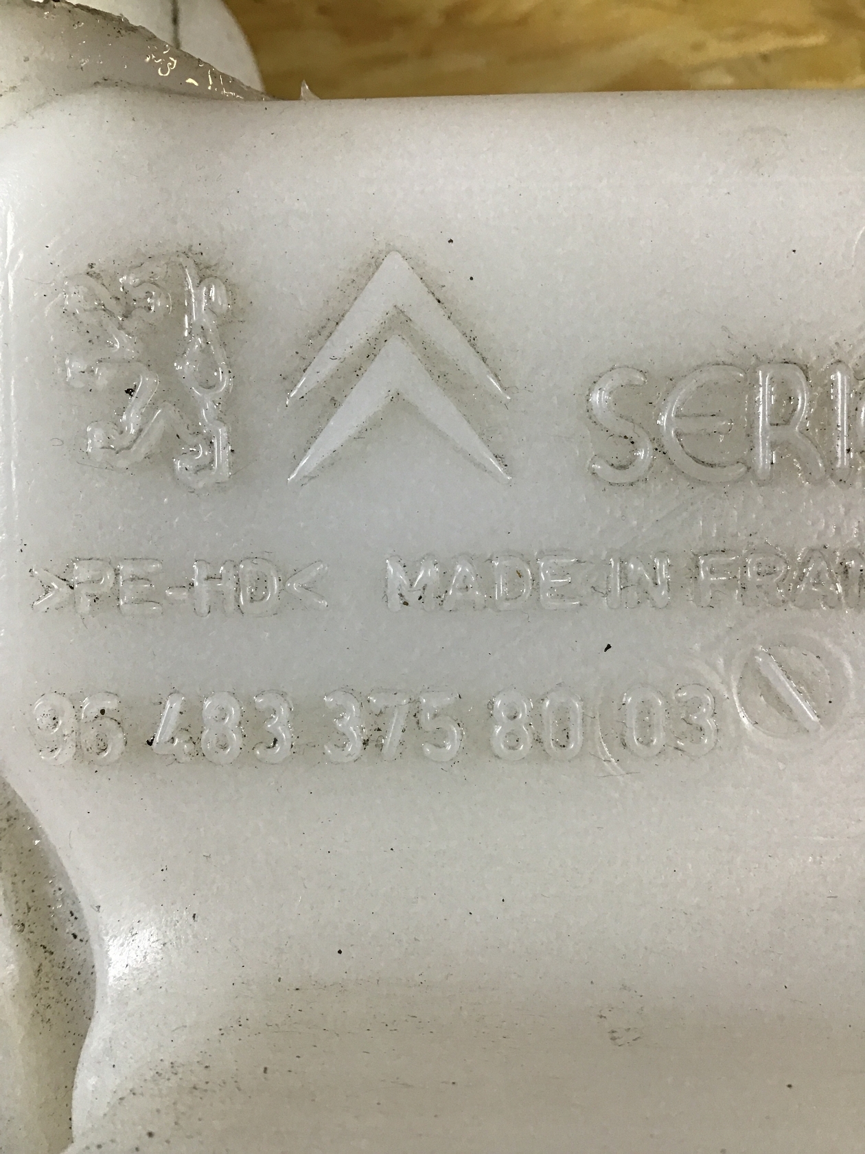 Windscreen washer tank PEUGEOT 207 SW (WK_) 1.6 HDi 6790142 BParts