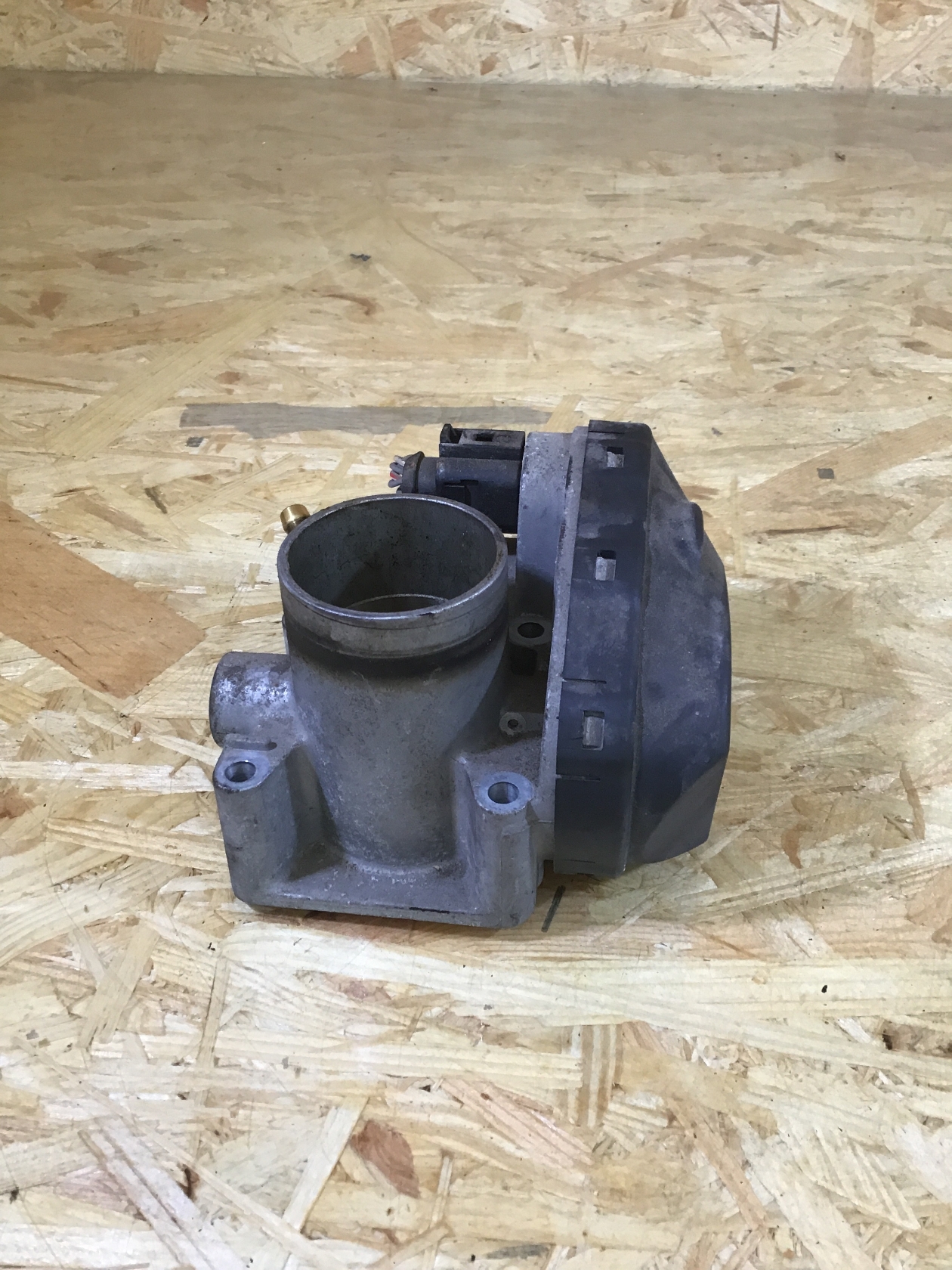 Throttle body VW GOLF IV (1J1) 1.4 16V 7206282 BParts