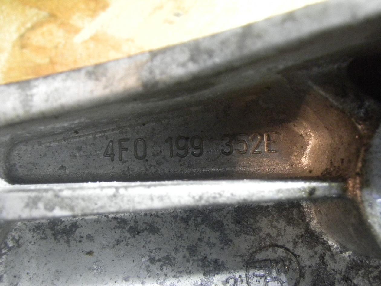 Engine mount AUDI A6 Avant (4F5, C6) 3.0 TDI quattro AUDI 4F0199352E BParts