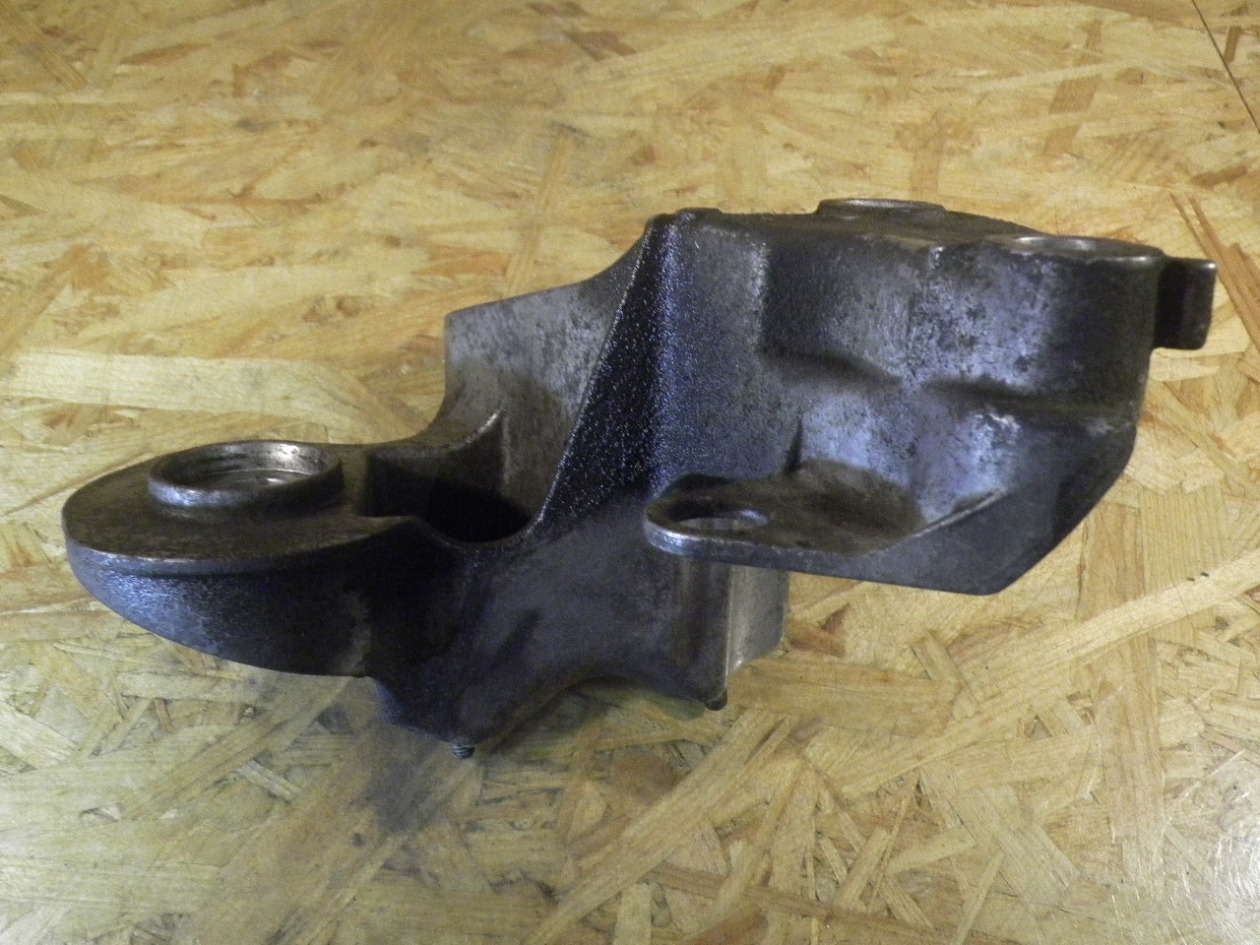 Engine mount AUDI A6 Avant (4F5, C6) 3.0 TDI quattro AUDI 4F0199352E BParts