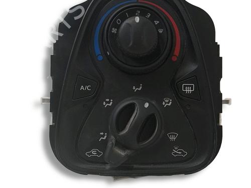 Used Climate control PEUGEOT 108 1.2 (82 hp) 24737404