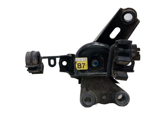 Used Engine mount Engine mount TOYOTA AURIS (_E18_) 1.6 (ZRE181_, ZRE185_, ZRE185R, ZRE181R) (132 hp) 33406428 33406428