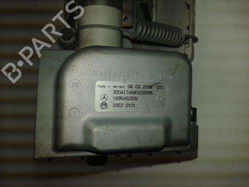 Used Steering column Steering column MERCEDES-BENZ A-CLASS (W169) A 160 CDI (169.006, 169.306) (82 hp) 34481794 34481794