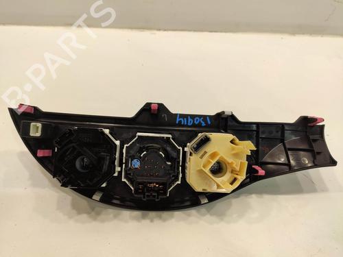Used Climate control TOYOTA YARIS (_P13_) 1.3 (NSP130_, NSP130) (99 hp) 14465157