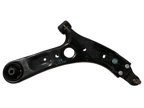 right-front-suspension-arm-hyundai-i30-gd-2011-33404076 main image
