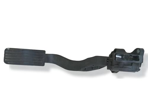 Pédale PEUGEOT 2008 I (CU_) 1.2 THP 110 / PureTech 110 (110 hp) 22809120