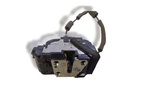 front-right-lock-nissan-pulsar-hatchback-c13-2014-34465339 main image