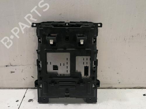 display-monitor-renault-megane-iv-hatchback-b9amn_-2015-34490239 main image
