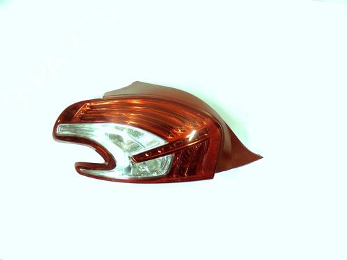 Used Left taillight Left taillight PEUGEOT 208 II (UB_, UP_, UW_, UJ_) 1.6 HDI 90 (UB9HPA) (92 hp) 33404260 33404260