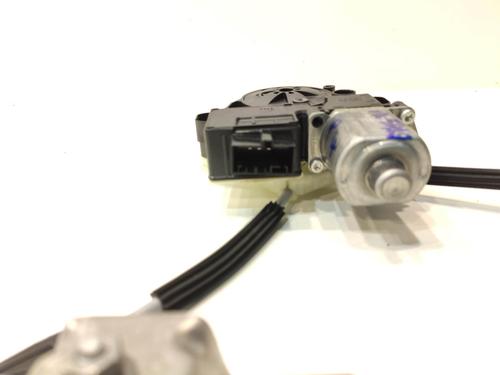Rudehejsemekanisme Højre bagtil PEUGEOT 206 Hatchback (2A/C) 1.4 i (75 hp) 14446760