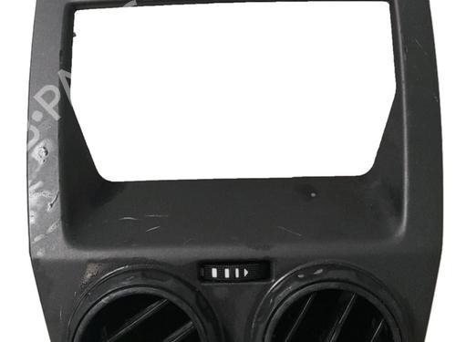 air-vent-land-rover-discovery-iv-l319-2009-2010-2011-2012-2013-2014-2015-2016-2017-2018-34493802 main image