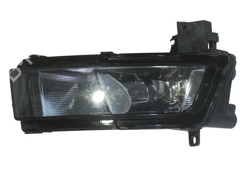 right-front-fog-light-vw-touran-5t1-2015-34547657 main image