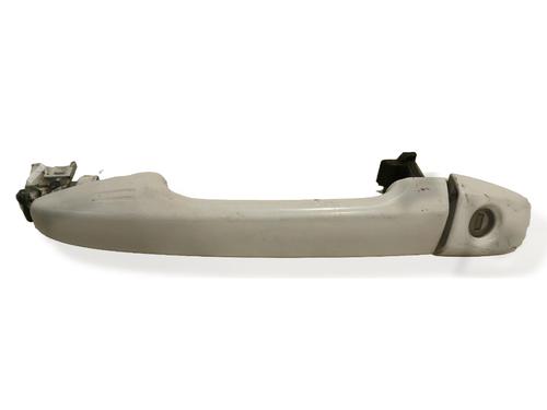 exterior-handle-toyota-prius-plus-_w4_-2011-33405466 main image