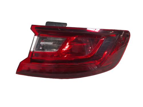 right-taillight-renault-megane-iv-hatchback-b9amn_-2015-33409567 main image