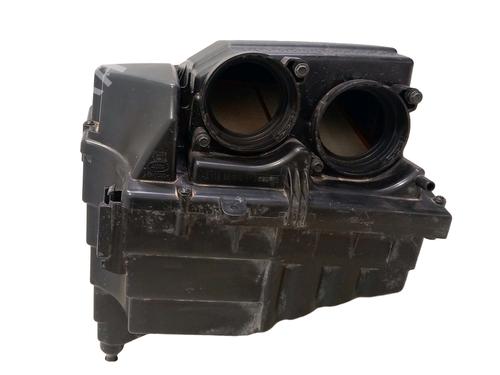 Used Air filter box Air filter box LAND ROVER DISCOVERY V (L462) 3.0 D 4x4 (211 hp) 35733388 35733388