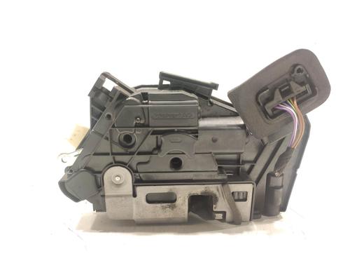 front-right-lock-seat-leon-5f1-2012-2013-2014-2015-2016-2017-2018-2019-2020-2021-34488278 main image