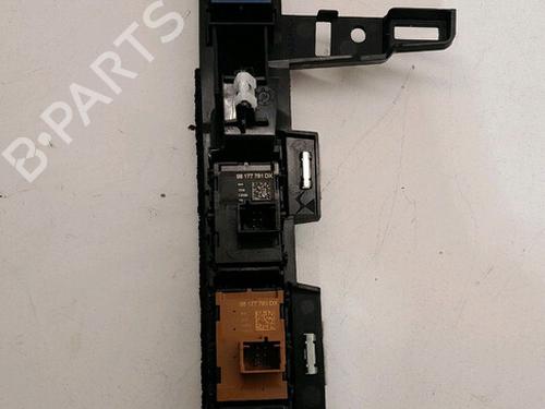 Used Right front window switch Right front window switch DS DS 7 Crossback (J4_, JR_, JC_) 1.5 BlueHDi 130 (JCYHZJ, JCYHZR) (130 hp) 34462969 34462969