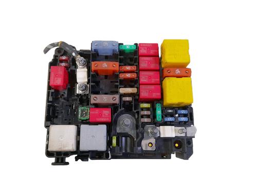 Used Fuse box Fuse box PEUGEOT 3008 II SUV (MC_, MR_, MJ_, M4_) 1.2 THP/ PureTech 130 (MRHNSM, MRHNSU, MRHNSJ, MRHNYW,... (131 hp) 35733286 35733286