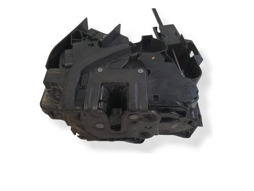 front-left-lock-renault-megane-iv-hatchback-b9amn_-2015-34469636 main image