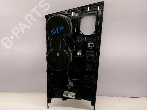 middle-console-vw-touareg-cr7-rc8-2017-34462903 main image