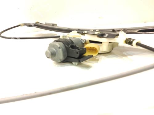 Front right window mechanism BMW 5 (E60) 530 xd | BP34486381C23 - Image 2