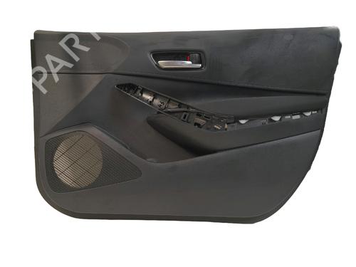 Used Front right panel TOYOTA COROLLA Cross (ZVG1_, ZSG1_, MXGH1_, MXGA1_) 1.8 Hybrid (ZVG10, ZVG11) (98 hp) 27436634