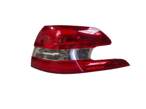 Used Right taillight Right taillight PEUGEOT 308 SW II (LC_, LJ_, LR_, LX_, L4_) 1.6 BlueHDi 120 (120 hp) 34547786 34547786