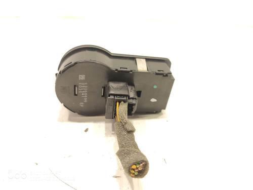 Used Headlight switch Headlight switch OPEL INSIGNIA A (G09) 2.0 CDTI (68) (131 hp) 40512101 40512101
