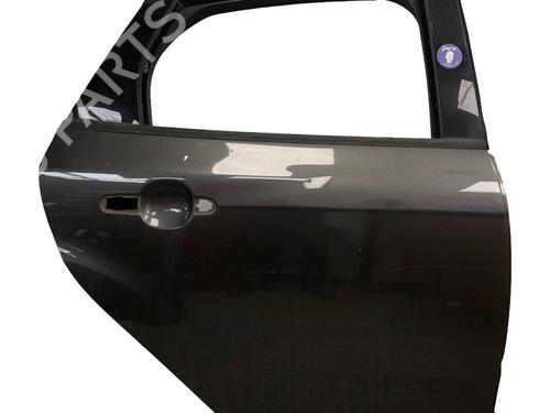 Dør høyre bak Dør høyre bak FORD FOCUS III 1.5 TDCi (120 hp) 39569466 39569466