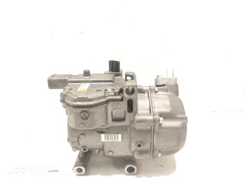 Used AC compressor AC compressor TOYOTA YARIS (_P13_) 1.5 Hybrid (NHP130_, NHP130) (101 hp) 35731493 35731493
