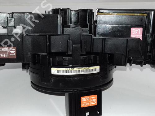 Used Switch TOYOTA YARIS (_P13_) 1.5 Hybrid (NHP130_, NHP130) (101 hp) 14463462