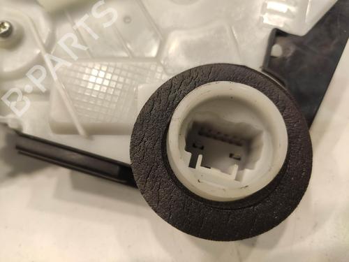 Used Front left lock TOYOTA YARIS (_P13_) 1.3 (NSP130_, NSP130) (99 hp) 14465504