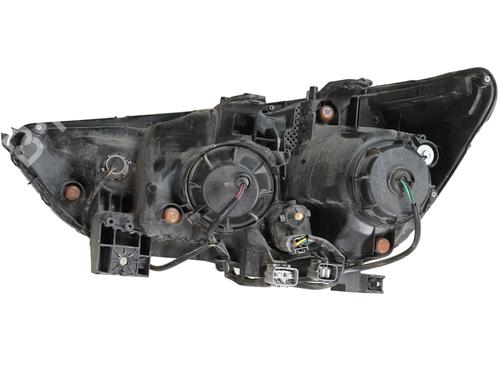 right-headlight-mitsubishi-asx-ga_w_-2009-33404520 main image