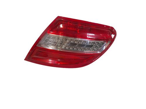 Fanale posteriore destro Fanale posteriore destro MERCEDES-BENZ C-CLASS (W204) C 220 CDI (204.008) (163 hp) 37493257 37493257