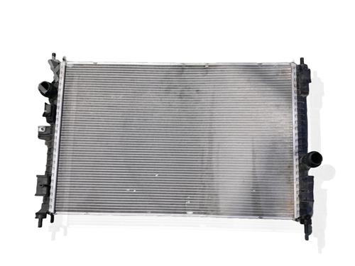 Used Oil radiator Oil radiator PEUGEOT 3008 II SUV (MC_, MR_, MJ_, M4_) 1.2 THP/ PureTech 130 (MRHNSM, MRHNSU, MRHNSJ, MRHNYW,... (131 hp) 33406301 33406301