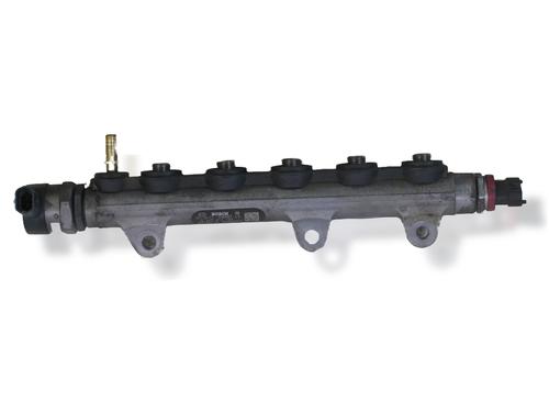 Used Injection rail Injection rail RENAULT KOLEOS I (HY_) 2.0 dCi 4x4 (HY0B) (173 hp) 35733156 35733156