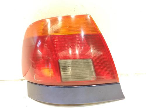 Used Left taillight Left taillight AUDI A4 B5 (8D2) [1994-2001] 35985282 35985282