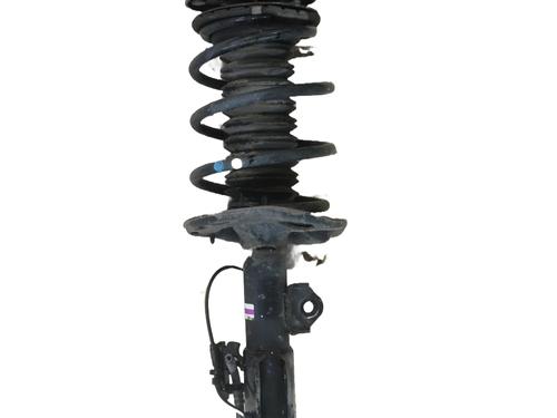 right-front-shock-absorber-toyota-auris-_e18_-2012-2013-2014-2015-2016-2017-2018-2019-33408138 main image