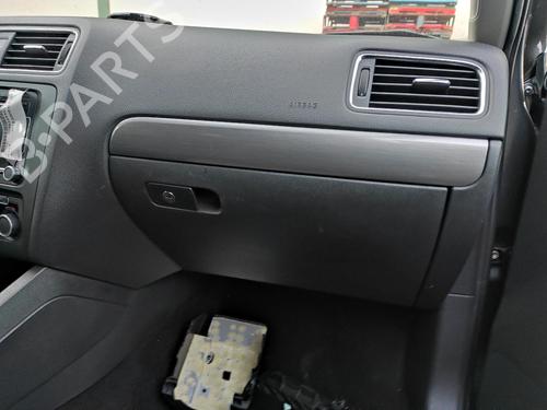 Used Glove box Glove box VW JETTA IV (162, 163, AV3, AV2) 2.0 TDI (140 hp) 34487611 34487611