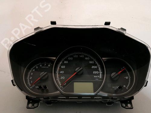 Used Instrument cluster TOYOTA YARIS (_P13_) 1.0 (KSP130_, KSP130) (69 hp) 15820095