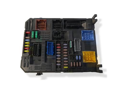 Used Fuse box CITROËN C4 CACTUS 1.5 BlueHDi 100 (102 hp) 22236219