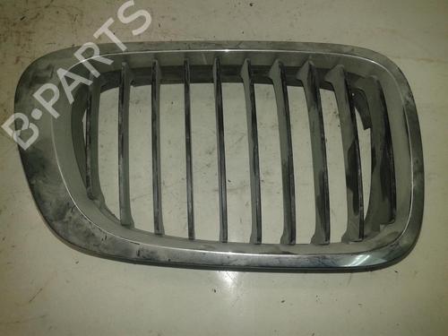 Used Grille BMW 3 Coupe (E46) 318 Ci (136 hp) 24668025