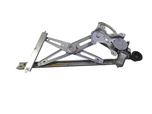 Used Front right window mechanism Front right window mechanism TOYOTA YARIS (_P13_) 1.5 Hybrid (NHP130_) (101 hp) 34546667 34546667