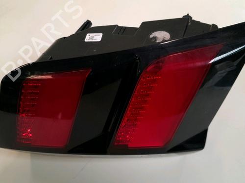 Used Right tailgate light Right tailgate light PEUGEOT 3008 II SUV (MC_, MR_, MJ_, M4_) 1.5 BlueHDi 130 (131 hp) 33404350 33404350