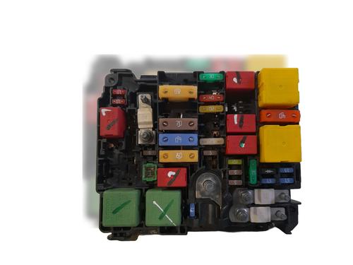 Used Fuse box Fuse box PEUGEOT 208 I (CA_, CC_) 1.2 PureTech 82 (82 hp) 35733007 35733007