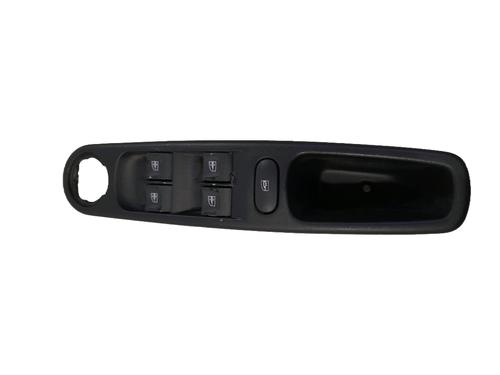 venstre-fortil-elrude-kontakt-renault-zoe-bfm_-2012-34545563 main image