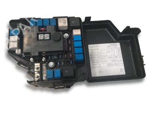 Used Fuse box Fuse box HYUNDAI SANTA FÉ II (CM) 2.2 CRDi (155 hp) 35733691 35733691