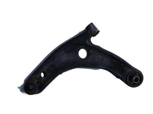 Used Left front suspension arm TOYOTA YARIS (_P13_) 1.5 Hybrid (NHP130_, NHP130) (101 hp) 19797211
