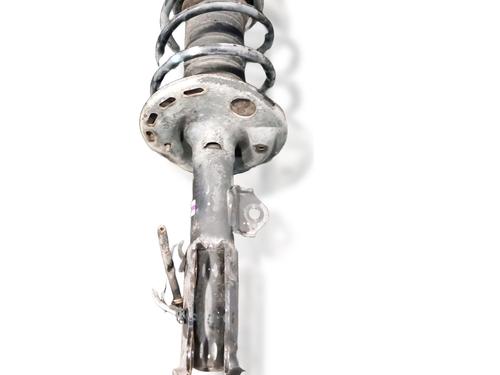 right-front-shock-absorber-toyota-auris-_e18_-2012-2013-2014-2015-2016-2017-2018-2019-34492570 main image